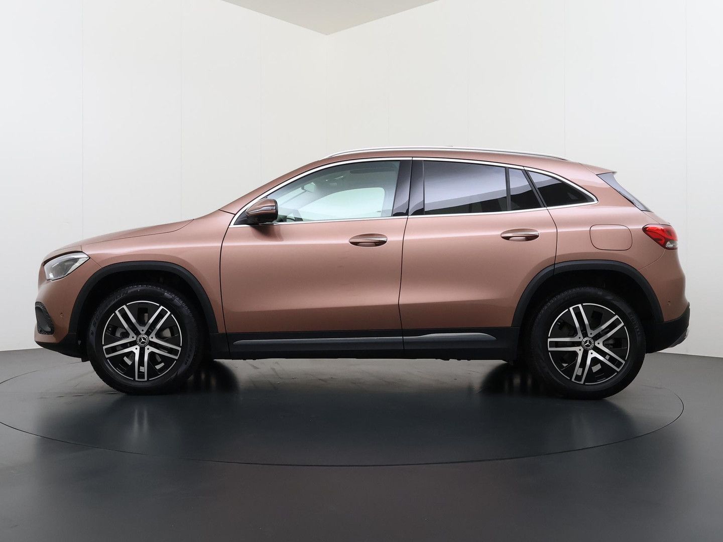 Mercedes-Benz GLA 250 250e Business Solution | Panorama - Schi imagem 3