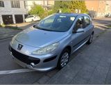 Peugeot 307  5-türig  1.6 Liter  109 PS - Peugeot: 109