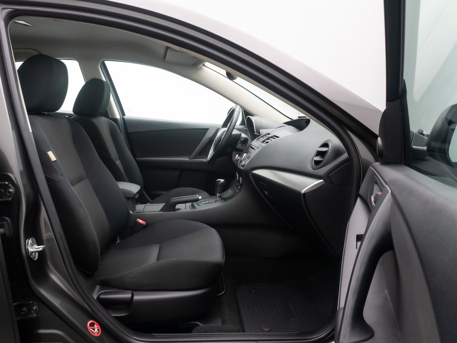 Fahrzeugabbildung Mazda 3 2.0 Edition HiFi GeschwindigReg PDC Totwinkel