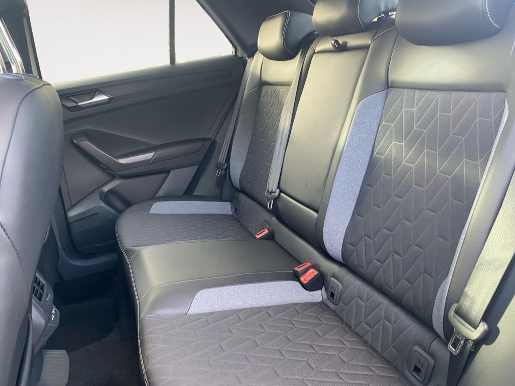 Fahrzeugabbildung Volkswagen T-Roc 1.5 TSI OPF DSG GOAL