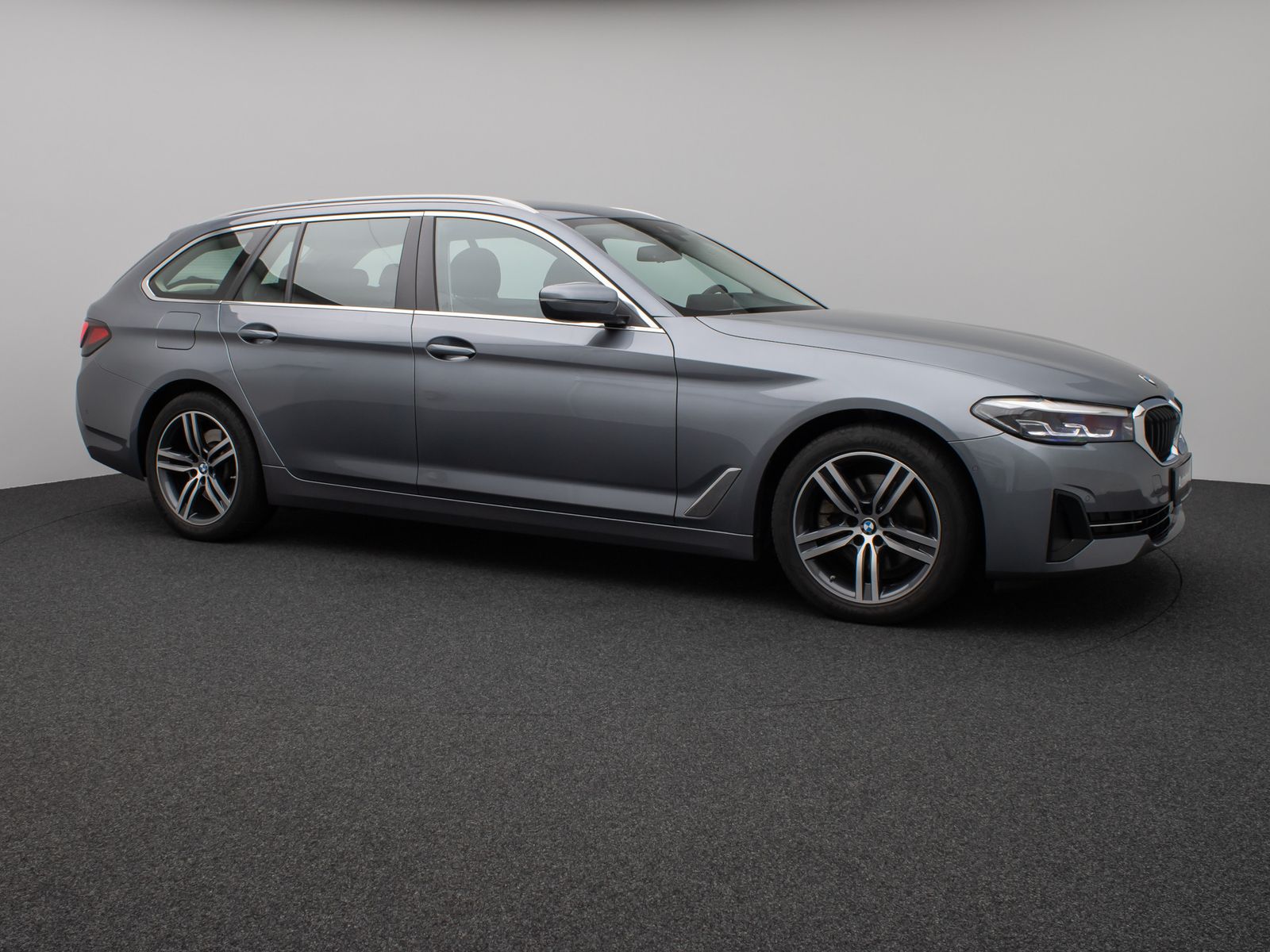 Fahrzeugabbildung BMW 520d Kamera HiFi HUD DAB WLAN Komfort Alarm AHK