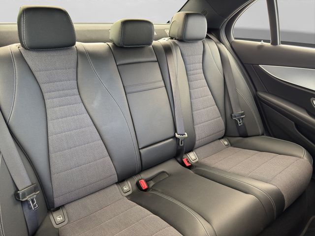 Fahrzeugabbildung Mercedes-Benz E 220 d Lim. Avantgarde+LED+Kamera+Schiebedach
