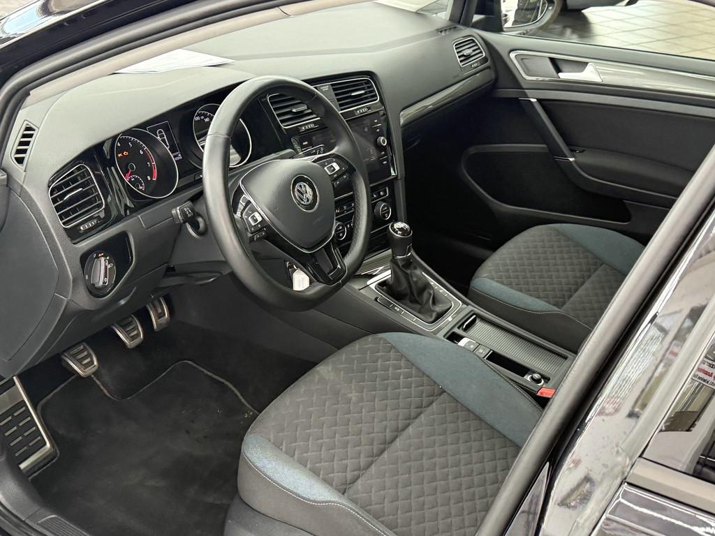 Volkswagen Golf VII 1.5 TSI IQ.DRIVE, Standheiz., ACC, Navi