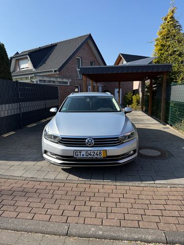 VW Passat 2.0 TDI SCR 140kW DSG Highl. Varia...