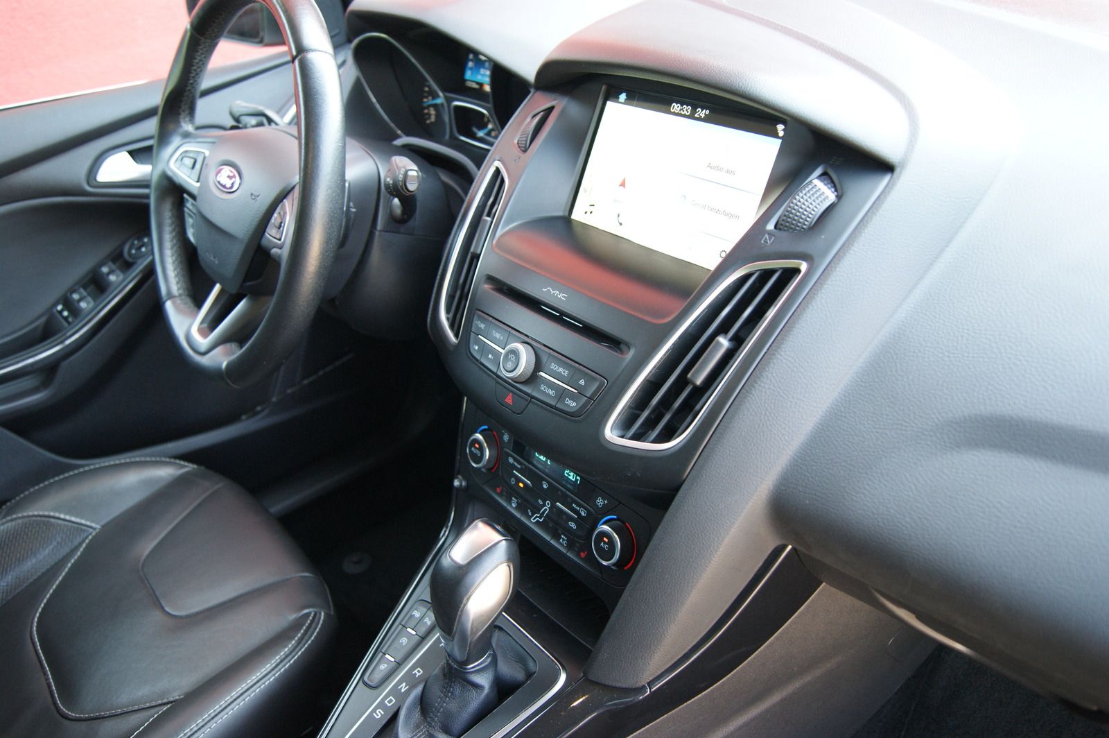 Fahrzeugabbildung Ford Focus Turnier 1.5 Titanium Aut RACEROT ACC STHZG