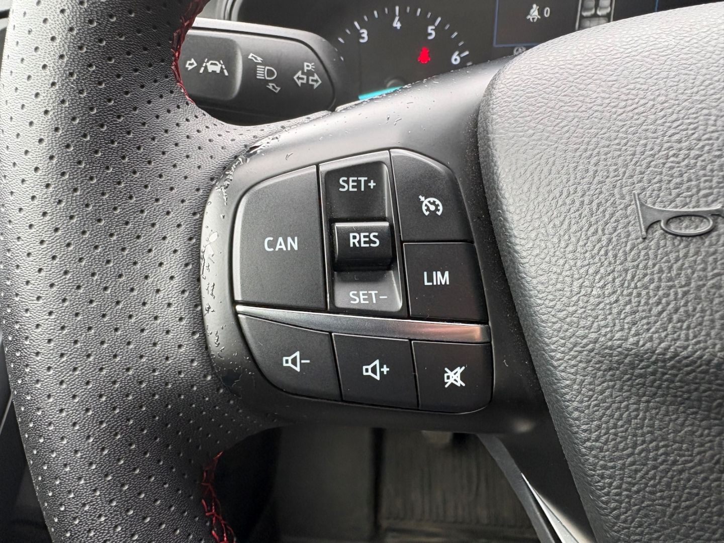 Fahrzeugabbildung Ford Focus Turnier ST-Line SpurhalteASS LED Kamera