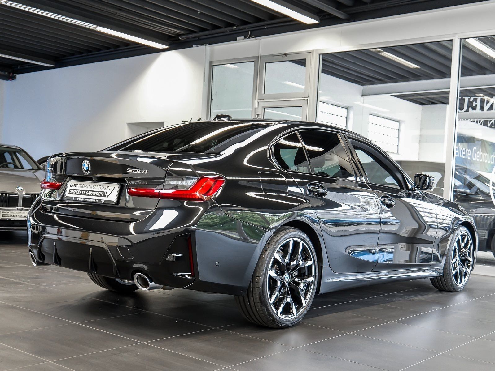 BMW 330 - Bild 2
