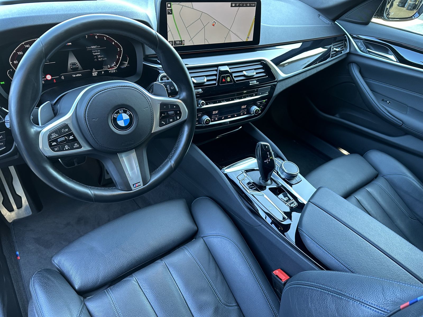 Fahrzeugabbildung BMW 540i Touring xDrive M-Sport NAV+LASER+AHK+PANORA