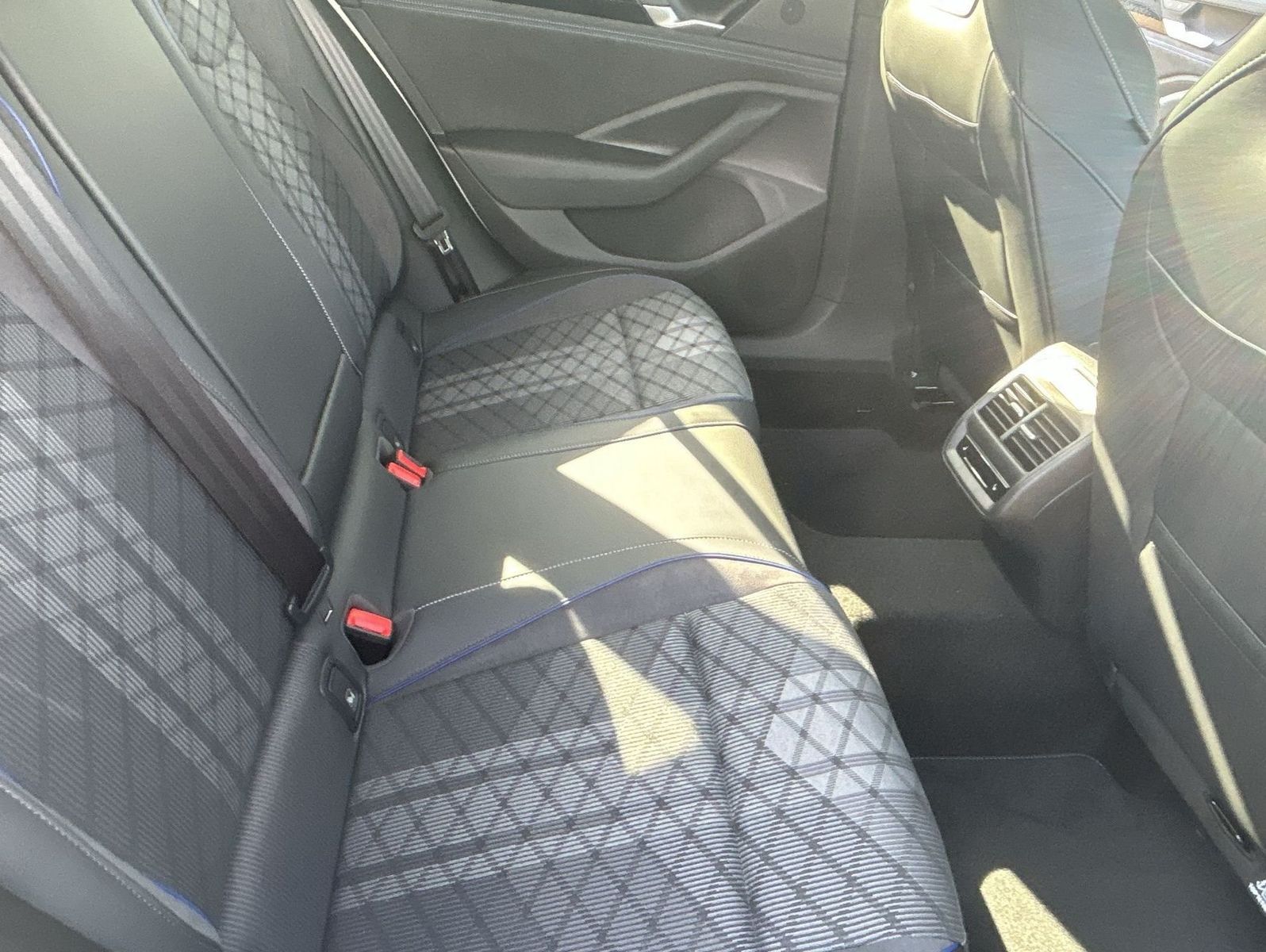 Volkswagen Passat - Bild 29