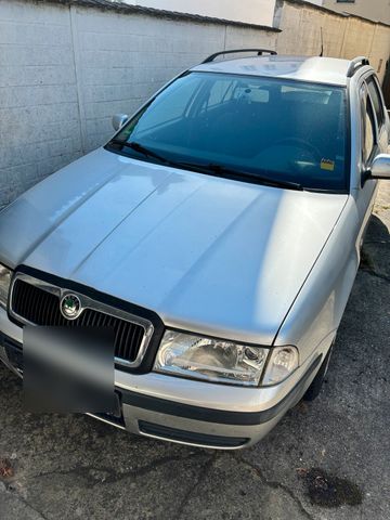 Skoda Octavia Kombi 2l Benzin