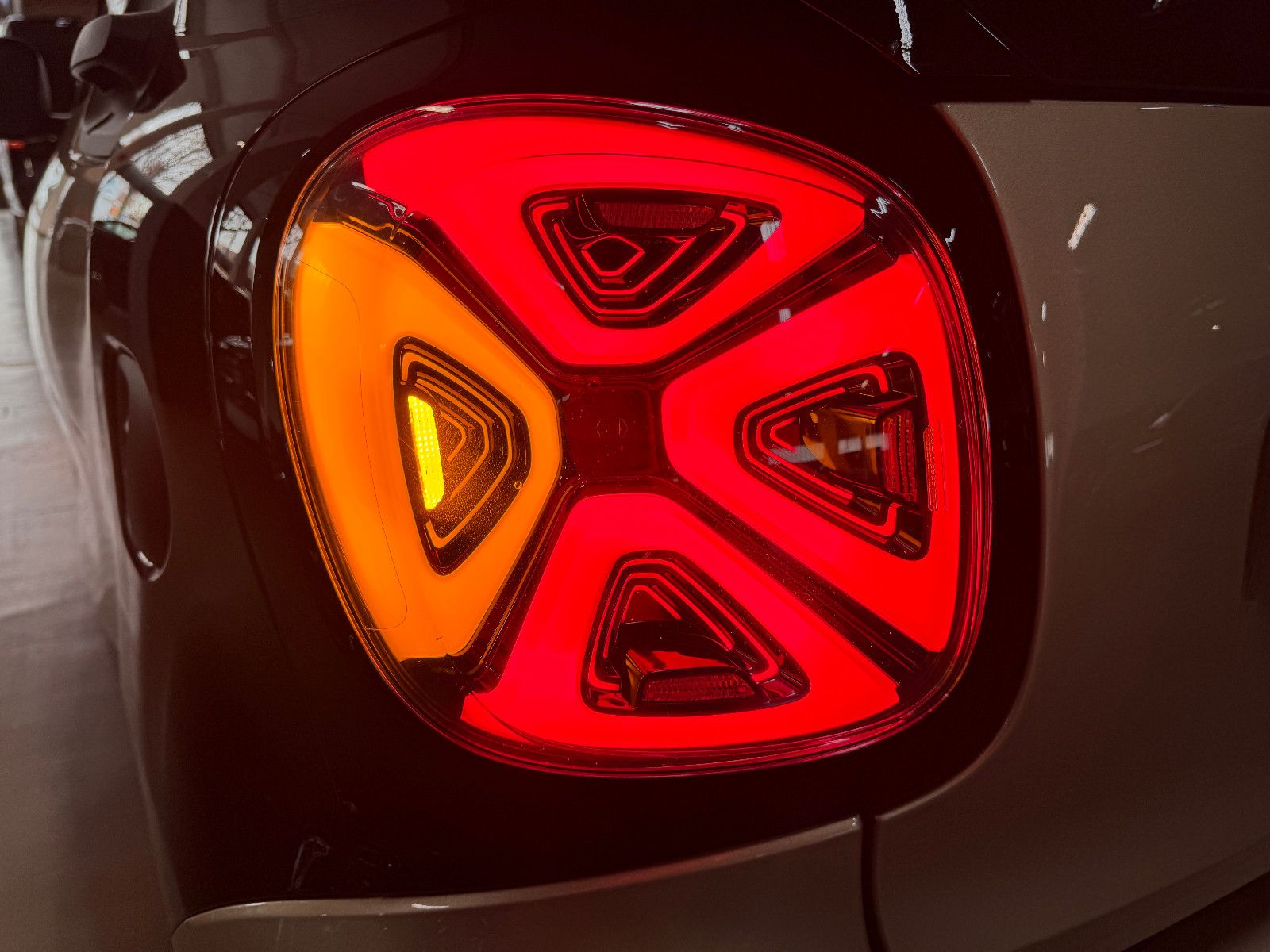 Fahrzeugabbildung Smart ForTwo Coupe EQ PRIME EXCLUSIVE ABSOLUT VOLL 22K