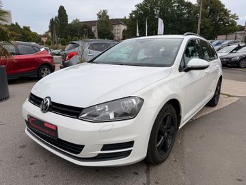 Volkswagen Golf - 1