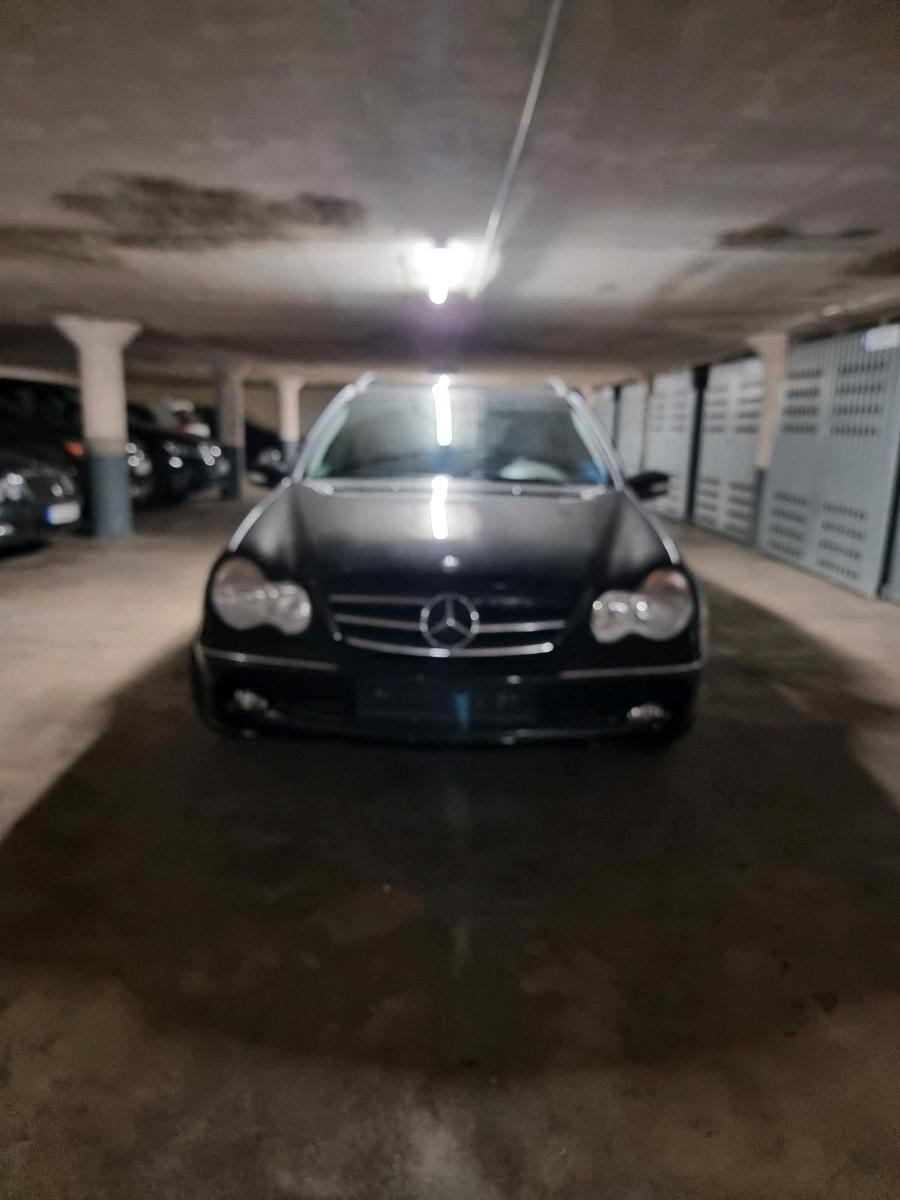 Mercedes-Benz C220 2006 — двигун 165 HP (121kW)