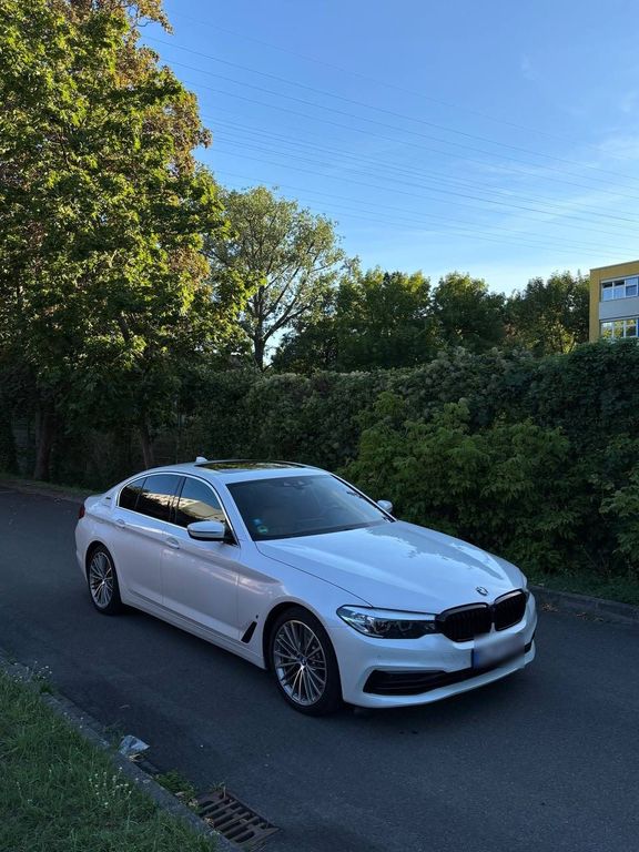 Image of BMW 530