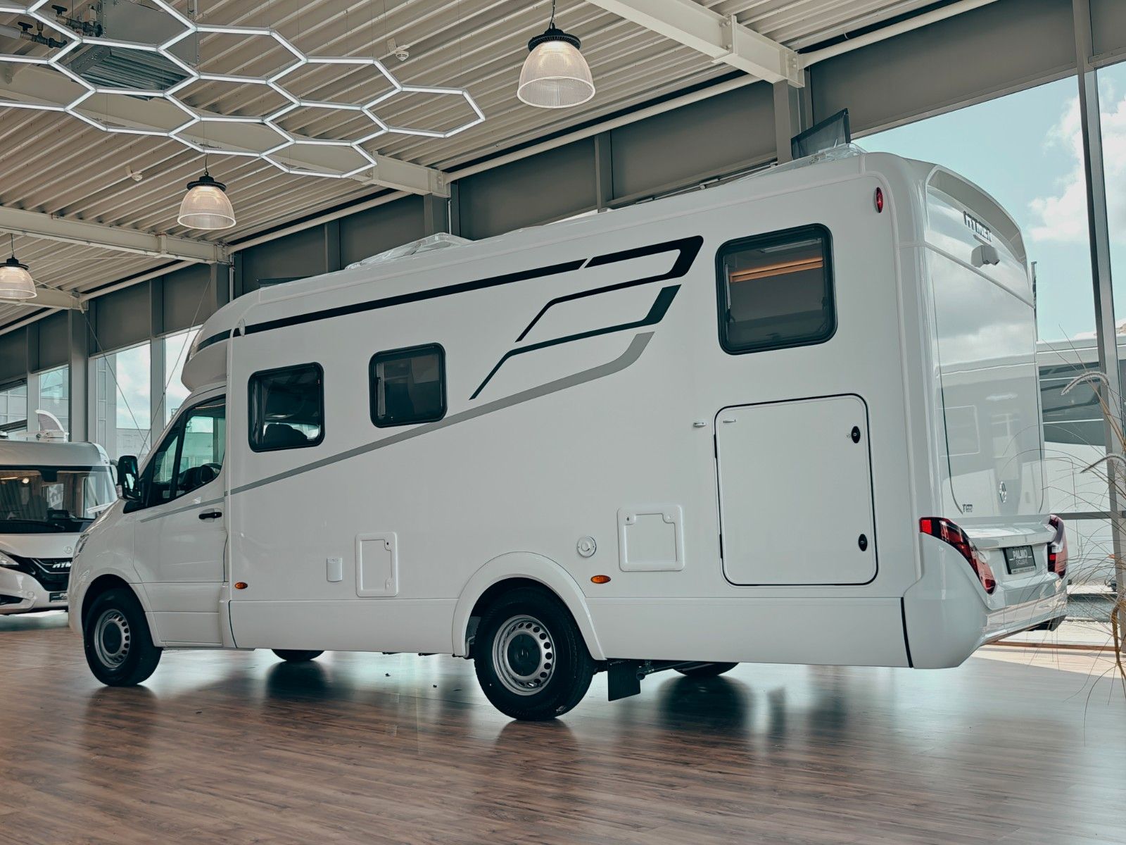 Fahrzeugabbildung HYMER / ERIBA / HYMERCAR TRAMP S 680 PREMIUM - 2025