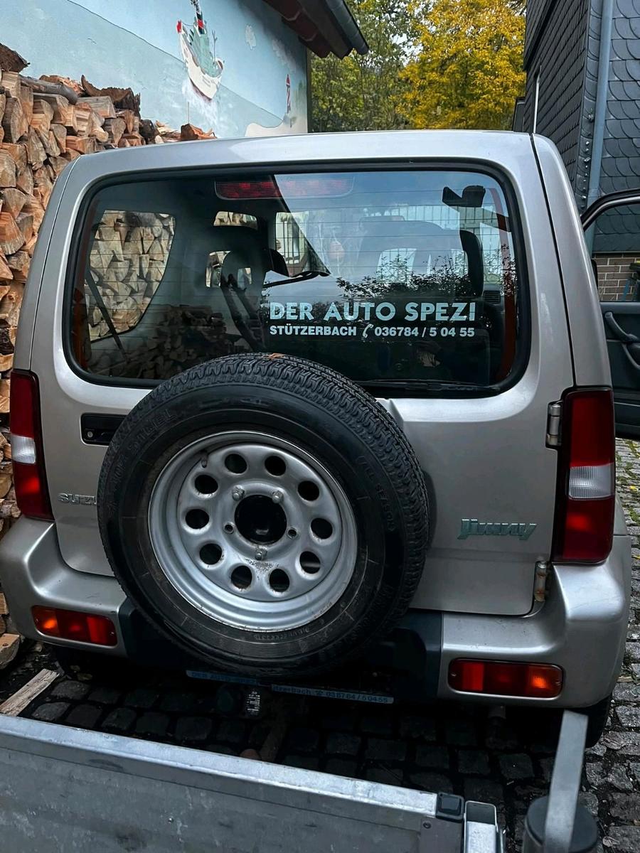 Suzuki Jimny 2005 — rear view