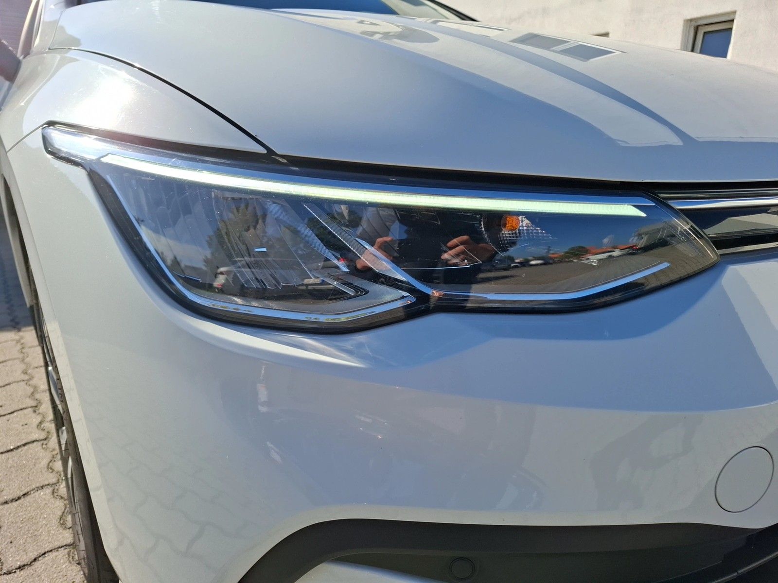 Fahrzeugabbildung Volkswagen Golf VIII TSI Active LED Navi AID SHZ PDC
