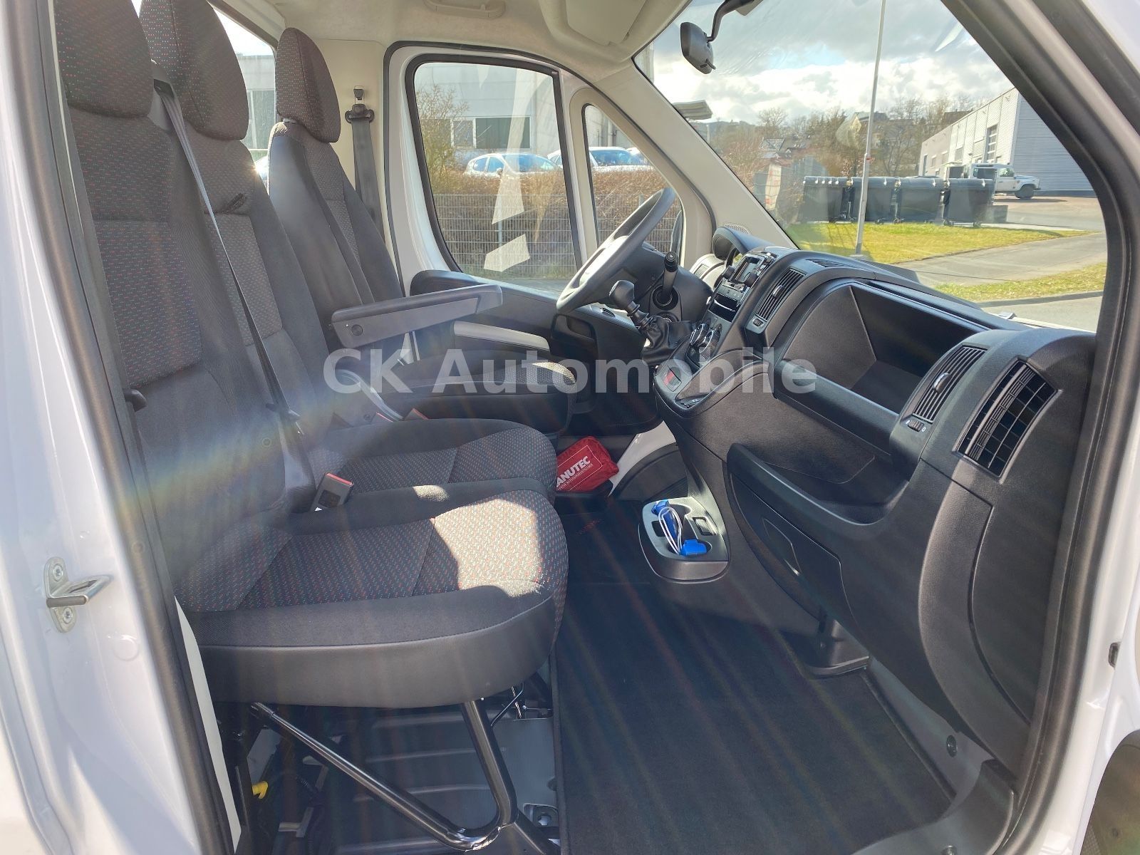 Fahrzeugabbildung Peugeot Boxer Abschleppwagen 435 L4 BlueHDi 165