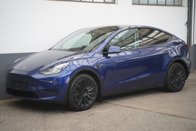 Tesla Model Y Standard Range RWD *AHK*zus. Display