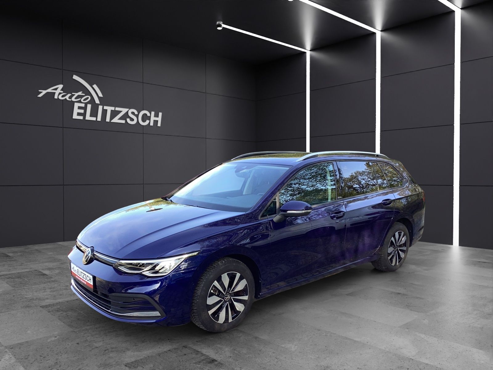 Fahrzeugabbildung Volkswagen Golf VIII Variant TSI Move LED AHK Navi AID ACC