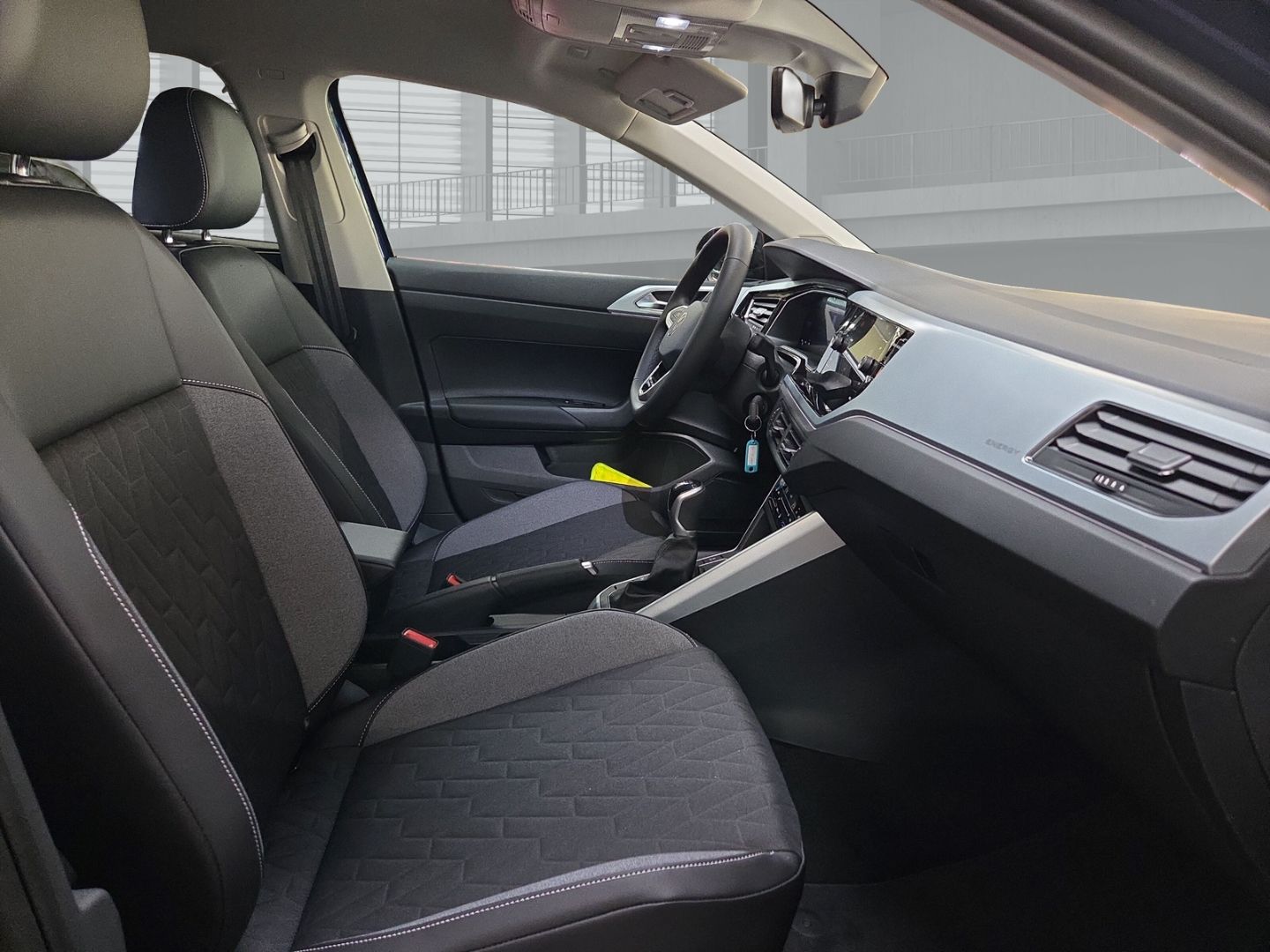 Fahrzeugabbildung Volkswagen Taigo Energy Energy 1.0 TSI AHK-abnehmbar Navi D