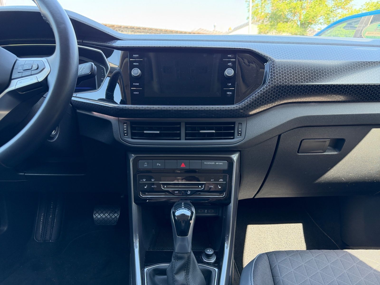 Volkswagen T-Cross - Bild 12