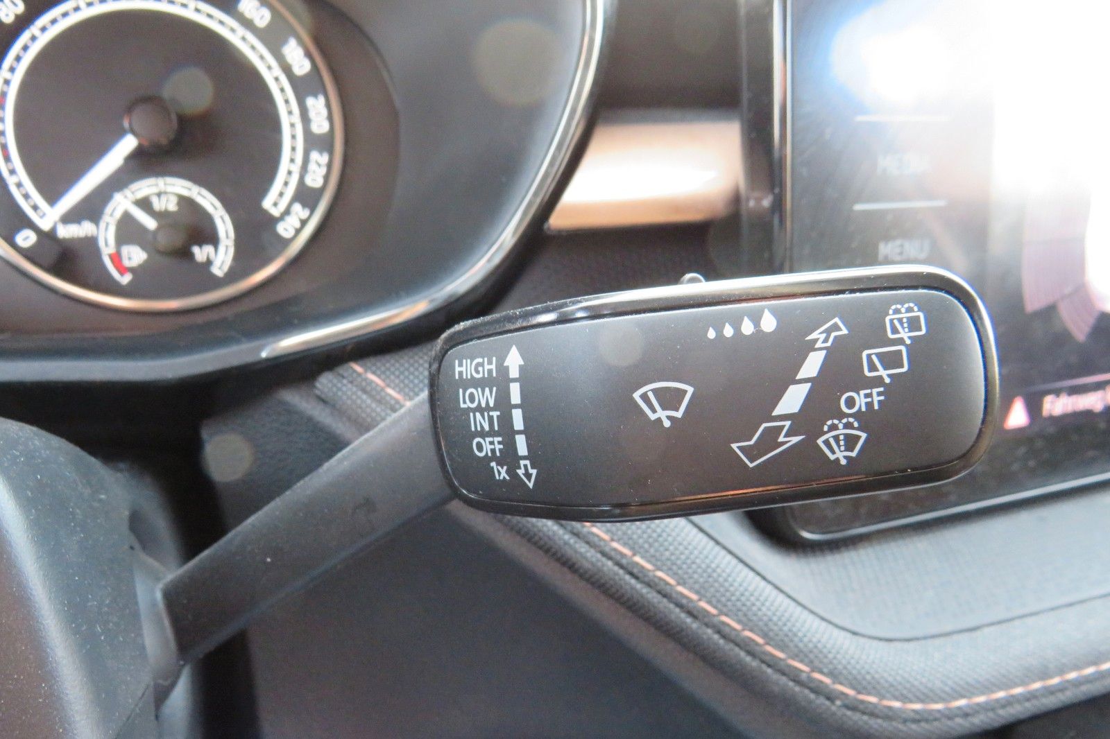 Fahrzeugabbildung SKODA Fabia SPORT DSG 17`SCHWARZ KESSY BI-LED PDC 1.H