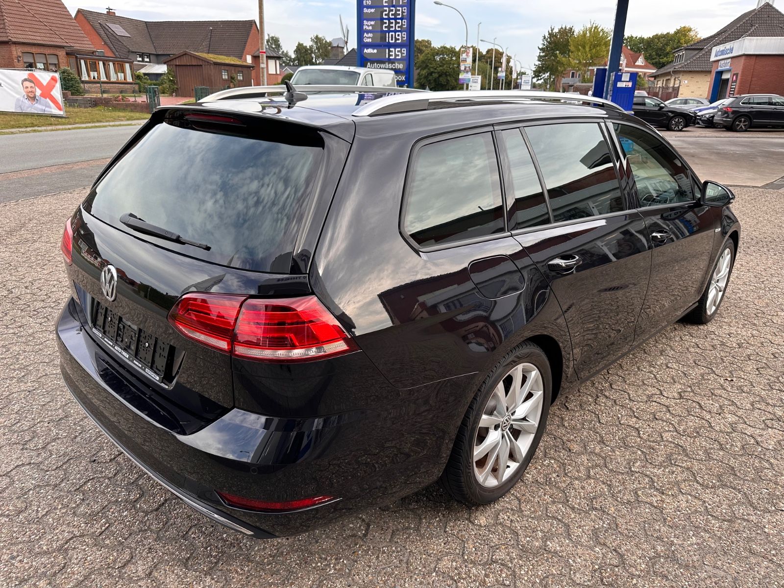 Fahrzeugabbildung Volkswagen Golf 1.5 Comfortline AHK/ACC/Pano/Navi/LED/Kamer