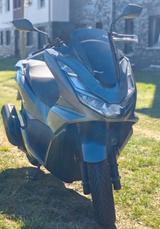Honda PCX 125 - HONDA PCX 125