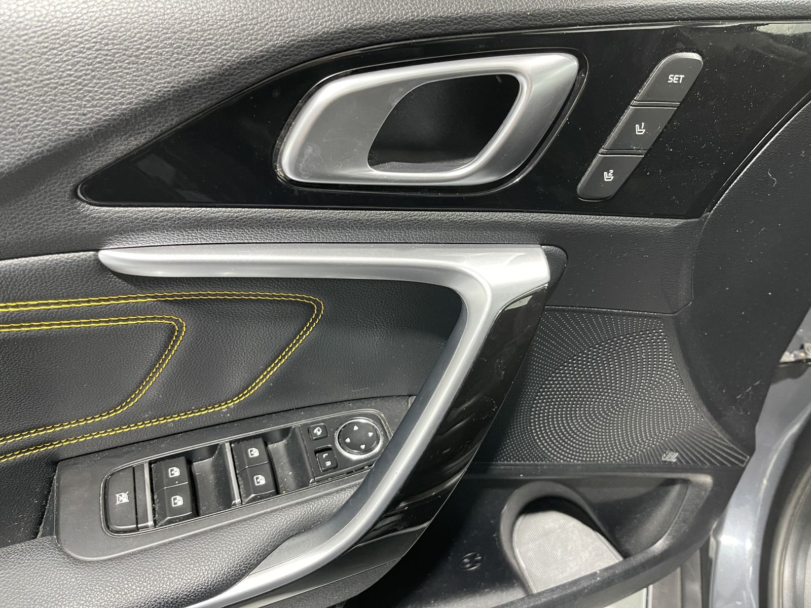 Fahrzeugabbildung Kia XCeed Launch Edition 1.4 GDI*LED*Leder*Cam*Navi*