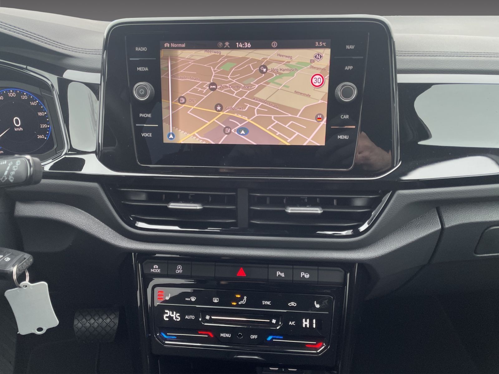 Volkswagen T-Roc - Bild 12