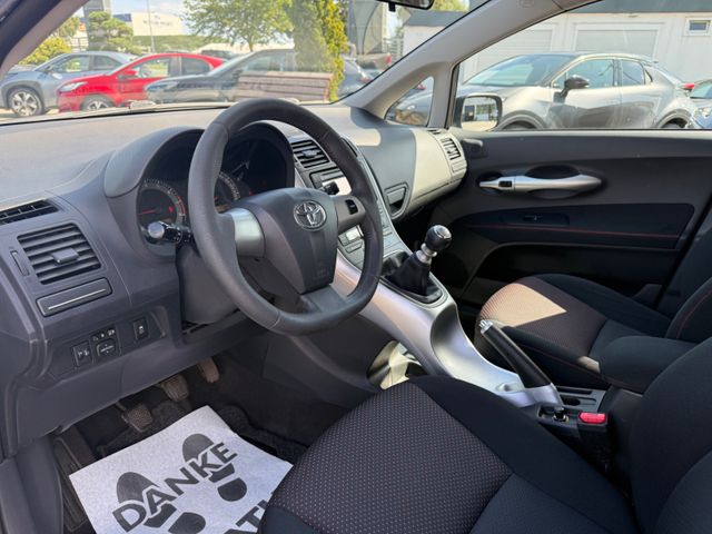 Toyota Auris Club