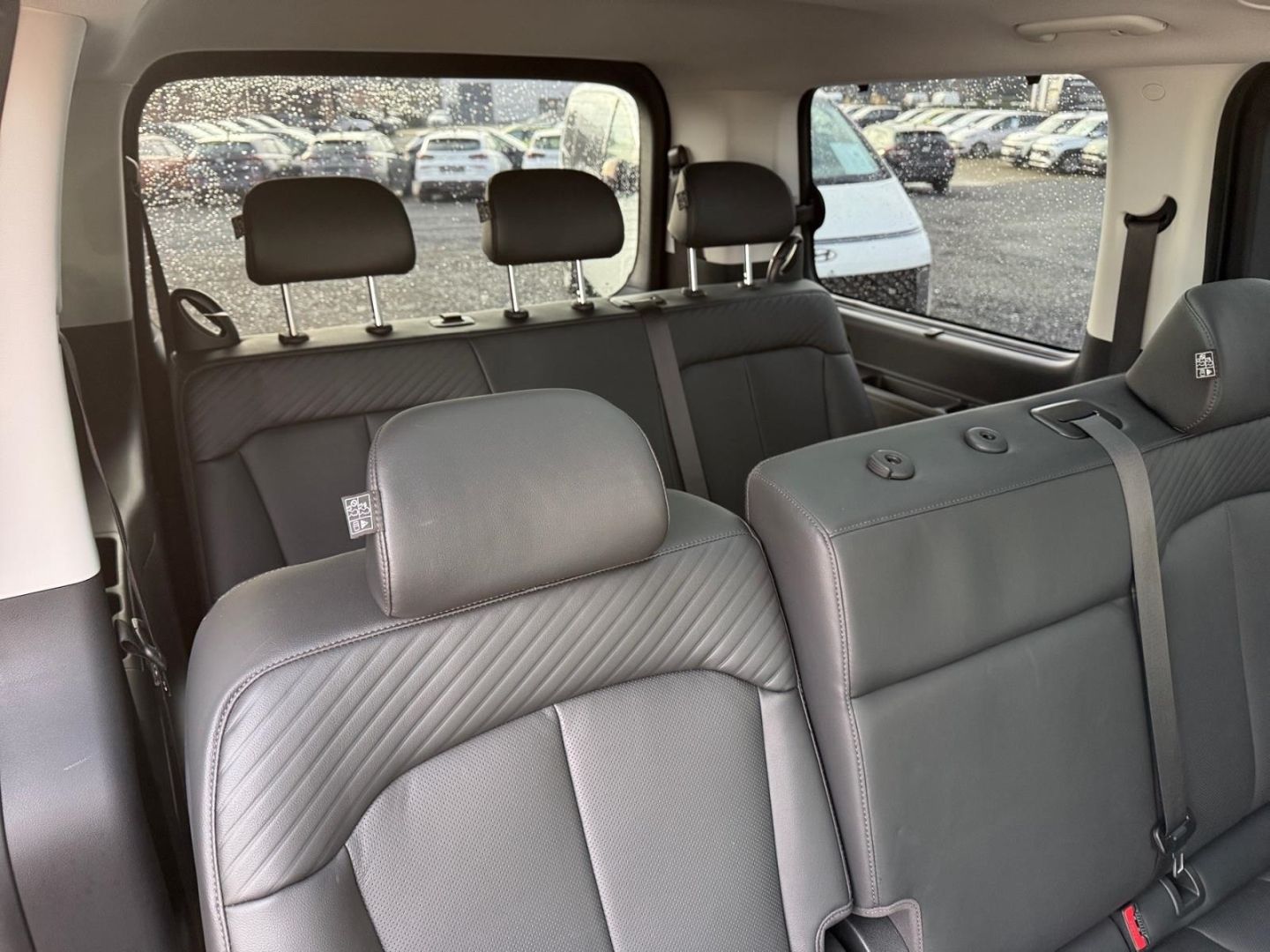 Fahrzeugabbildung Hyundai STARIA 2.2 CRdi 4WD Prime 9-Sitzer Allrad Leder