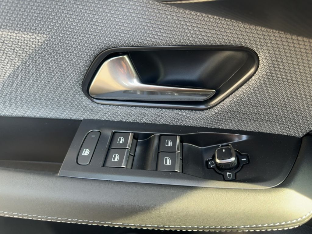 Fahrzeugabbildung Opel Grandland GS, AHK, Allwetter, 360 Grad Kamera,