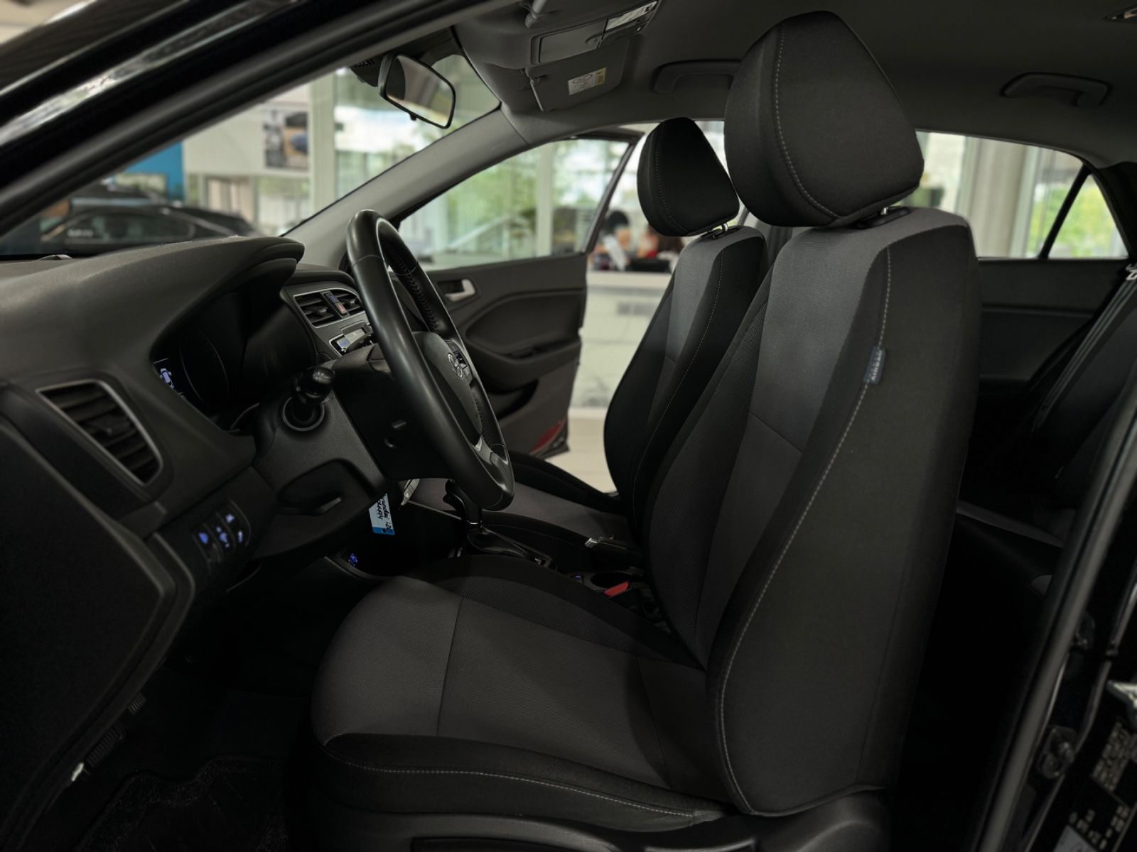 Fahrzeugabbildung Hyundai i20 Automatik PDC Tempomat Klima Bluetooth