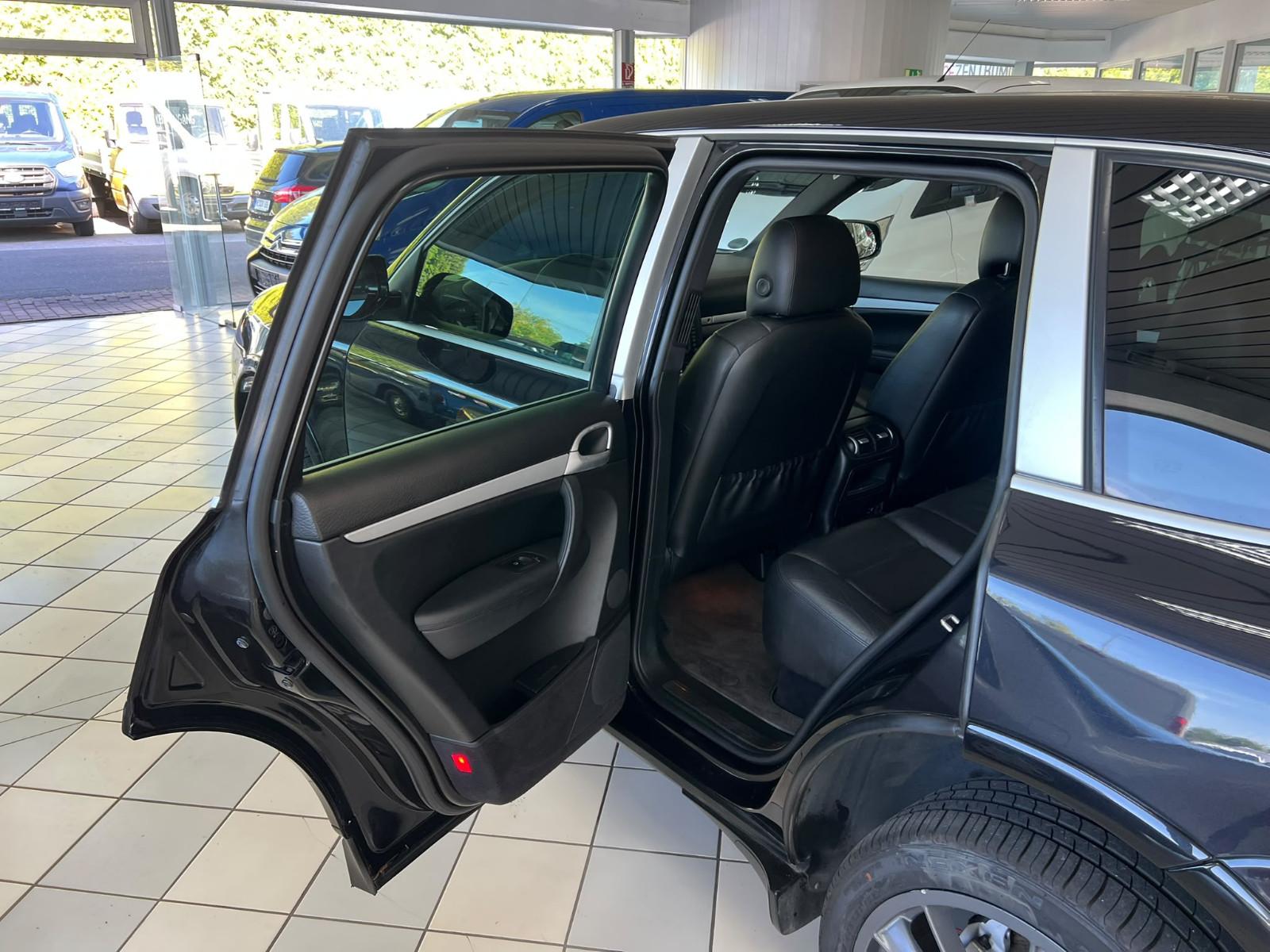 Porsche Cayenne S 4.8 V8 385 ch BVA 4x4 / Suspension pneumatique PASM / Toit ouvrant / Cuir / Jantes 20"