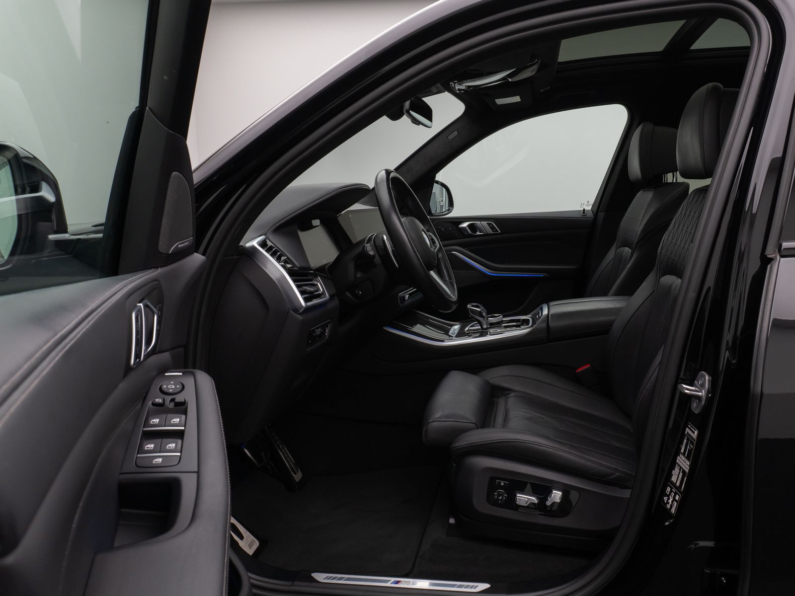 Fahrzeugabbildung BMW X5 xD40d M Sport 360°Laser HUD DAB H/K AHK ACC