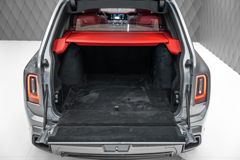 Cullinan BLACK BADGE 2026 GREY/RED STARLIGHT VIP