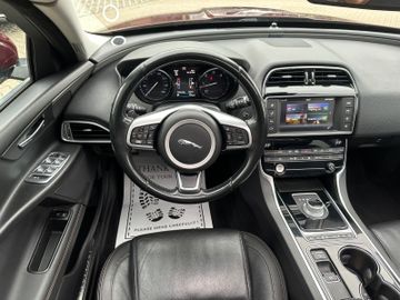 Jaguar XE 20d British Design Edition Automatik AHK – Bild 3