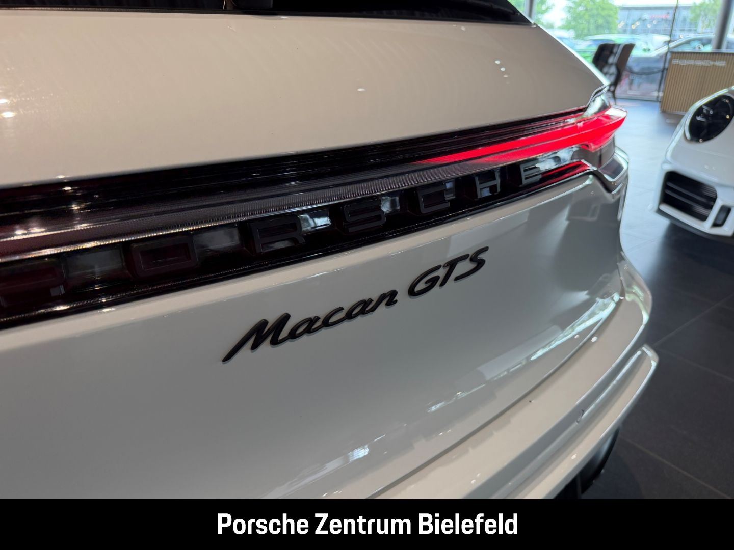 Porsche Macan GTS Standheizung Sportabgas Luftfederung foto 16