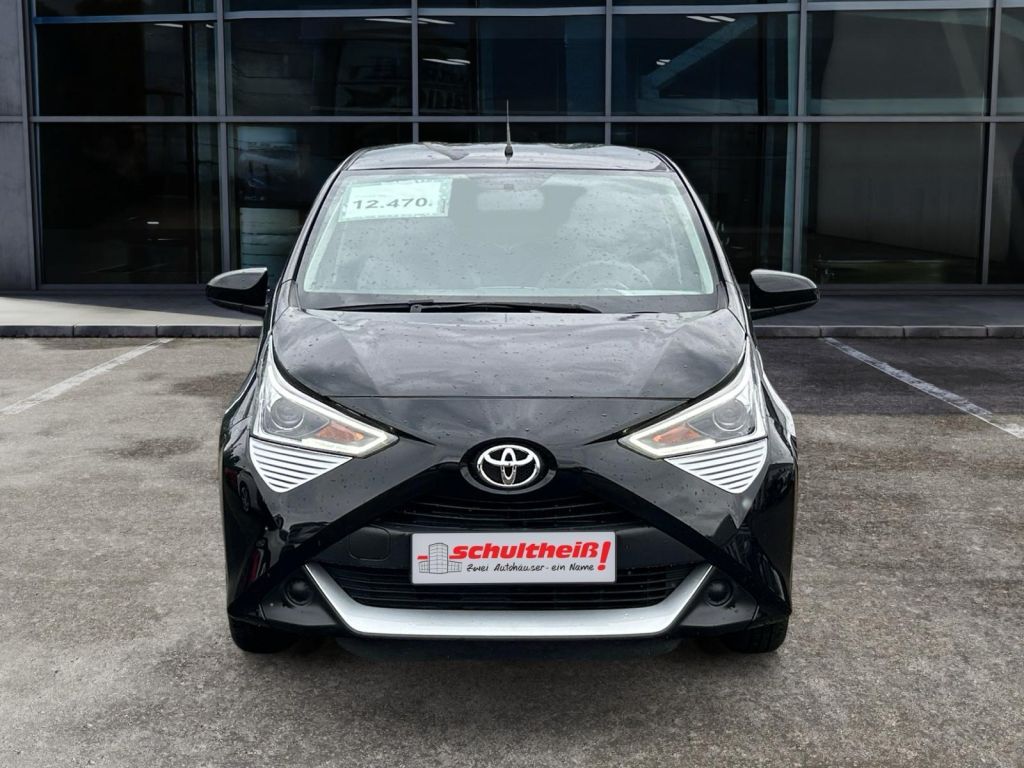 Fahrzeugabbildung Toyota Aygo x-play club