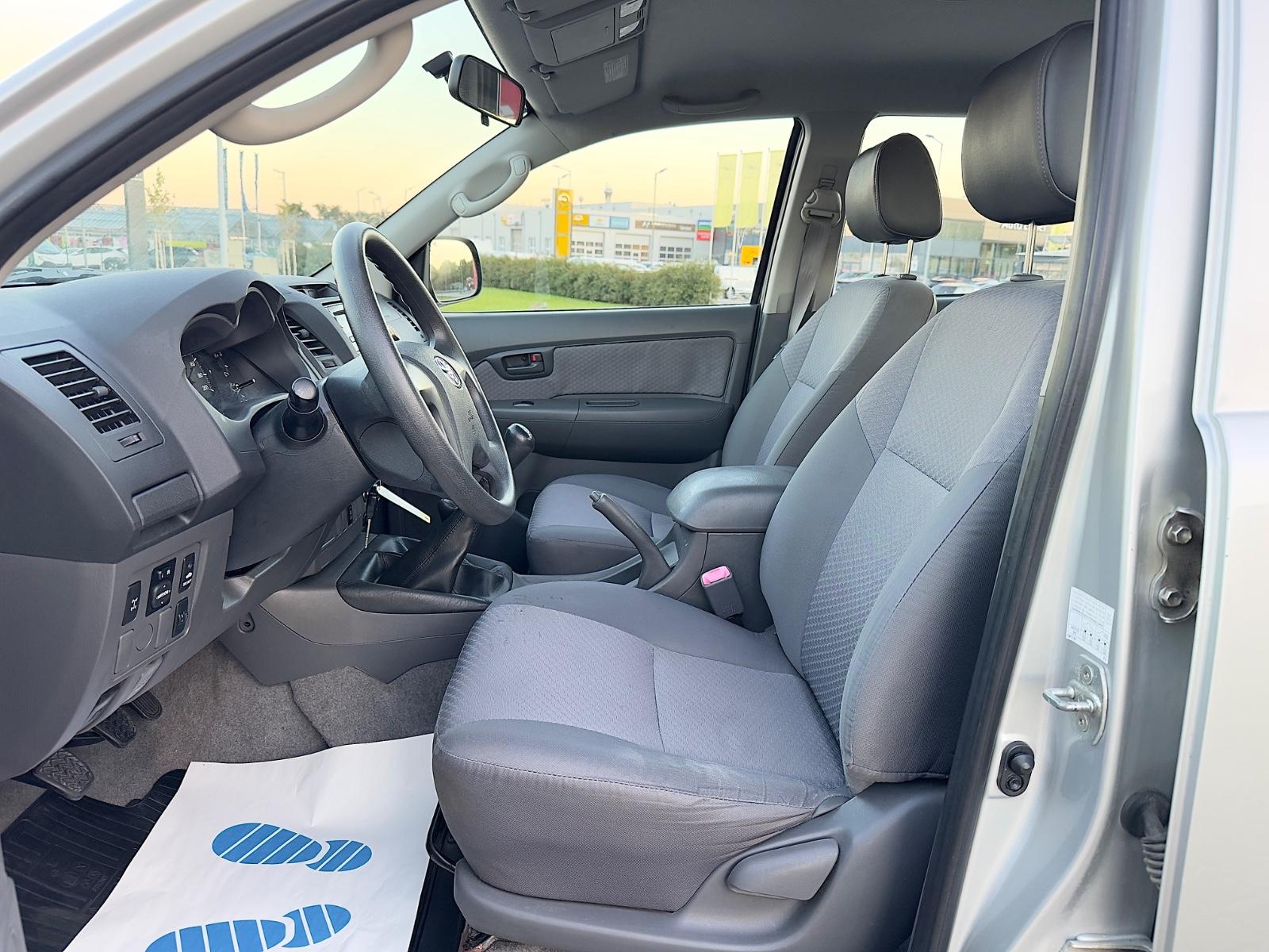 Toyota Hilux DK Country Double Cabine 2.5 D-4D 144ch 4x4 - 1 ère main - Révision faite - 65 000km - Carnet entretien