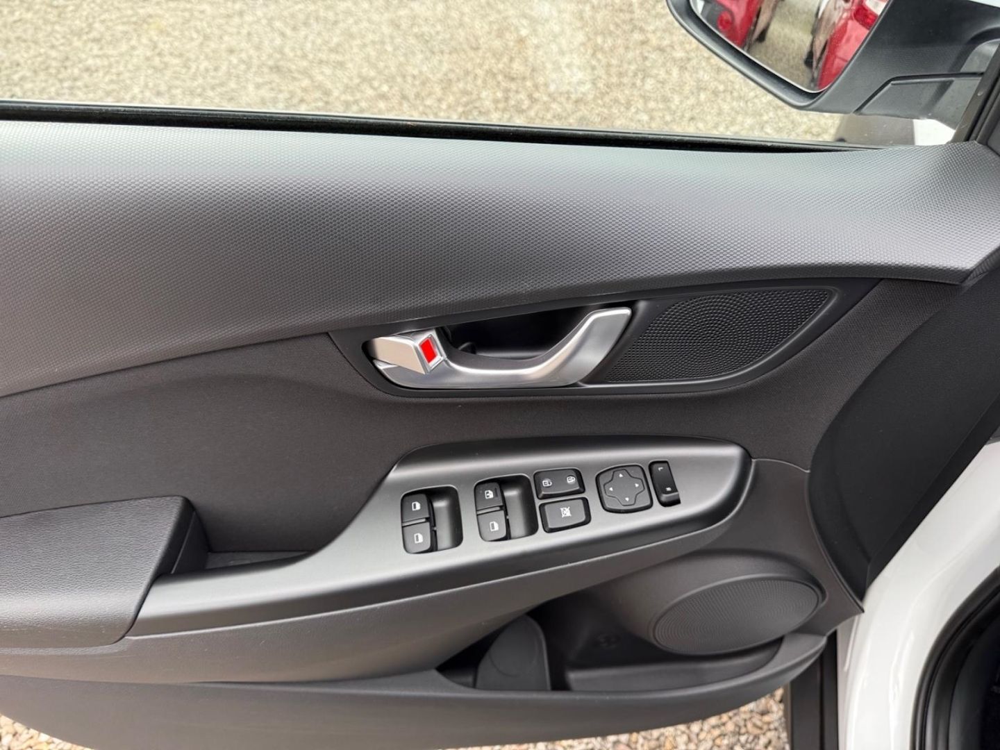Fahrzeugabbildung Hyundai KONA 1.6 Hybrid Select Winterpaket Allwetterreif