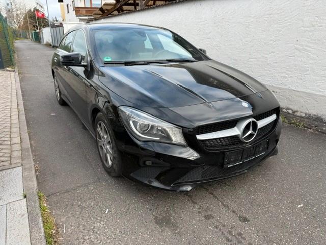 Mercedes-Benz CLA Shooting Brake CLA 200 CDI / d