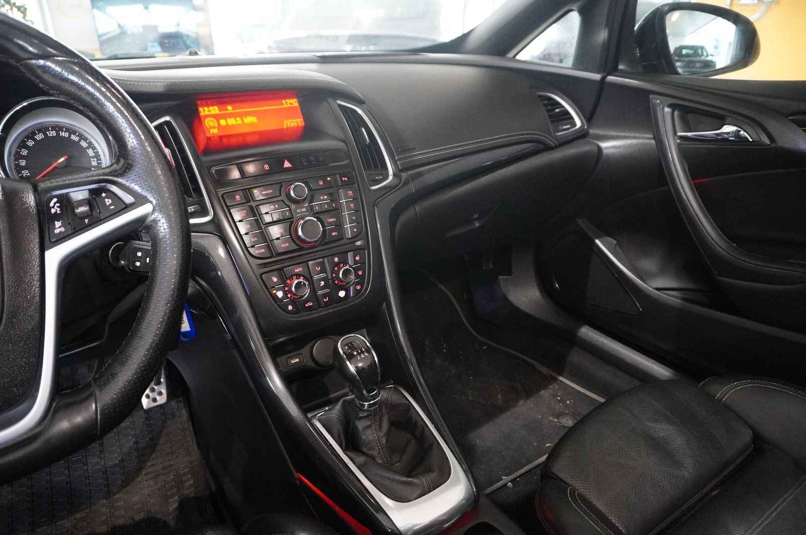 Fahrzeugabbildung Opel Cascada 2.0D INNOVATION BI-XENON/SHZ/SPORT/LEDER