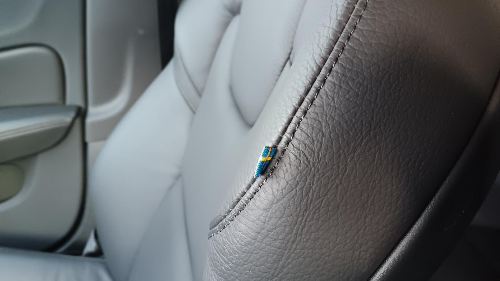 Fahrzeugabbildung Volvo V60 T6 Recharge AWD Plus Dark