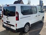 Renault Trafic/8 Sitzer/Led/Navi/Keyless/AHK/Tempomat - Renault Trafic mit Diesel-Antrieb