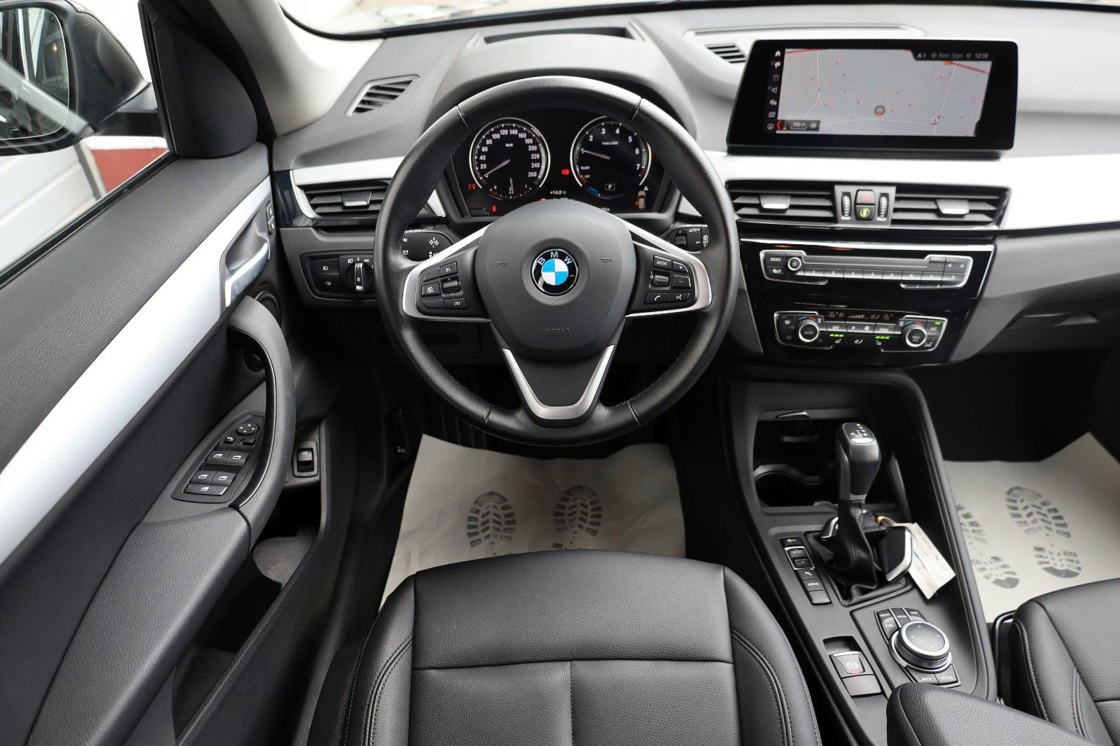 Fahrzeugabbildung BMW X1 xDrive25e Advantage,Leder,Navi,LED,HUD,Kamera