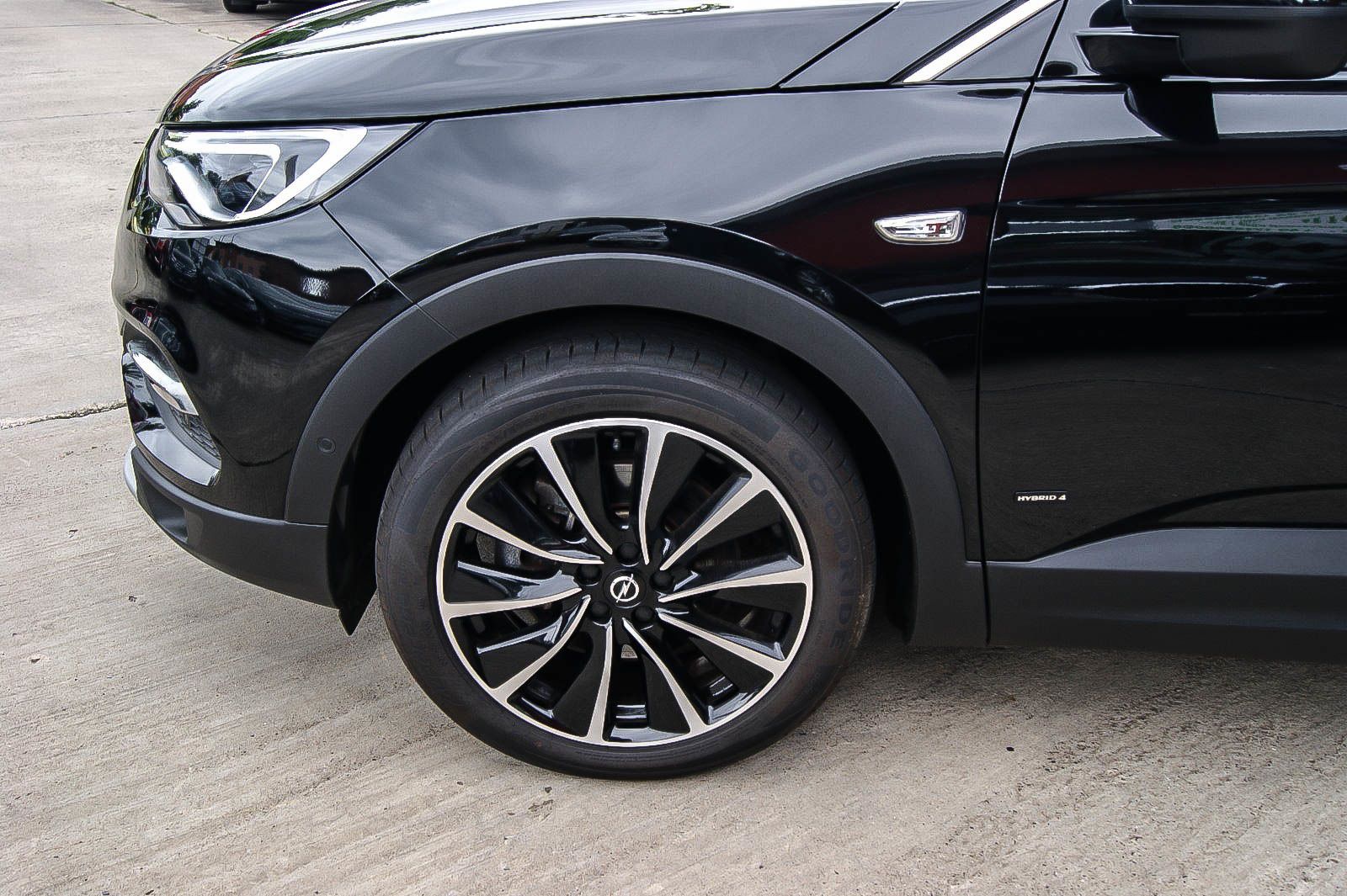 Fahrzeugabbildung Opel Grandland X 1.6T 4x4 Hybrid INNOVATION LED NAVI