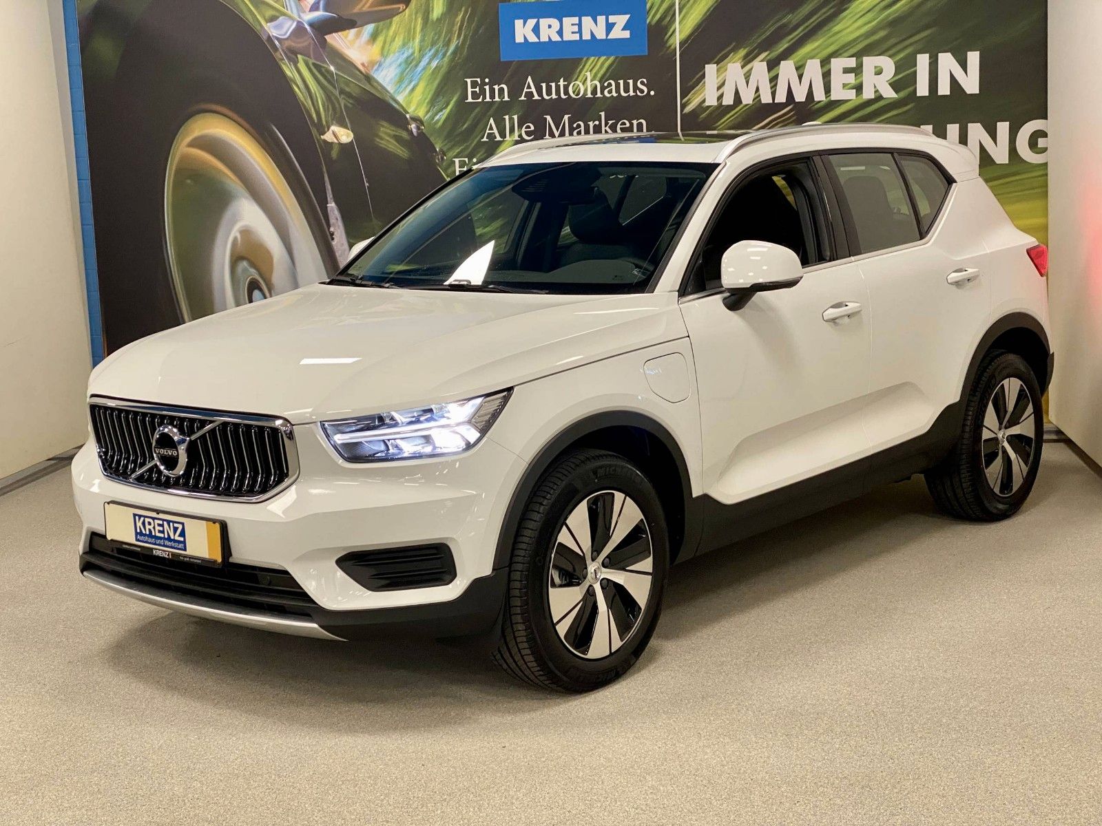 Fahrzeugabbildung Volvo XC40 T5 Core Recharge+T5Plug-In Hybrid 2WD+LEDER